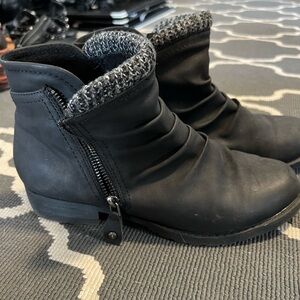NOR Black Ankle Boots with Gray Knit Cuff